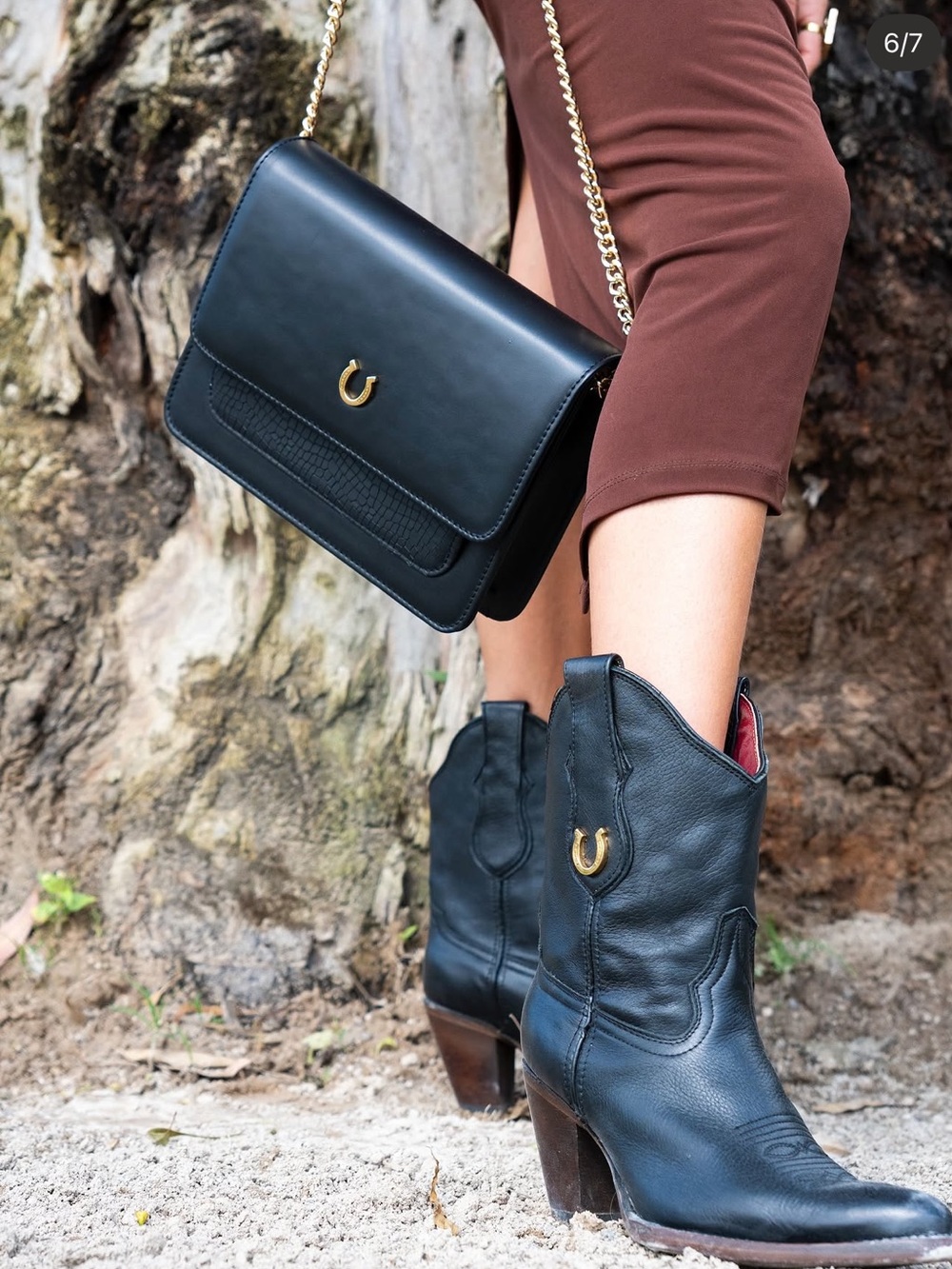 Esquivias Black Leather Western Chain Crossbody Bag - Picture 13 of 15